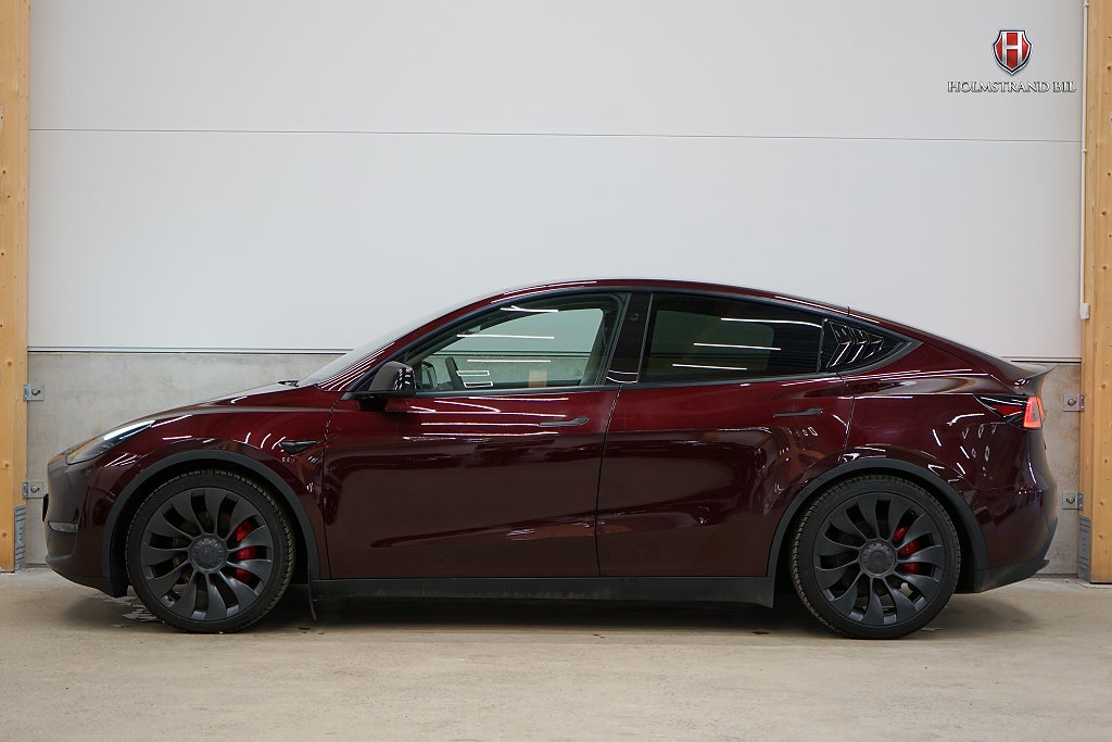 Tesla Model Y Performance Drag Värmepump Rattvärme Pano MOMS 