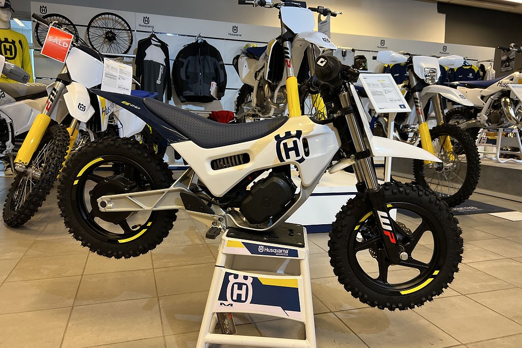Husqvarna EE2 10" *finns i lager* 