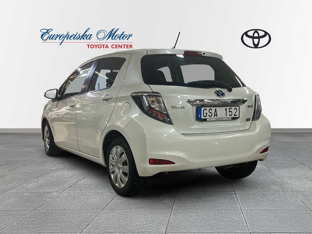 Toyota Yaris 1,5 HYBRID 5-D ACTIVE V-HJUL 