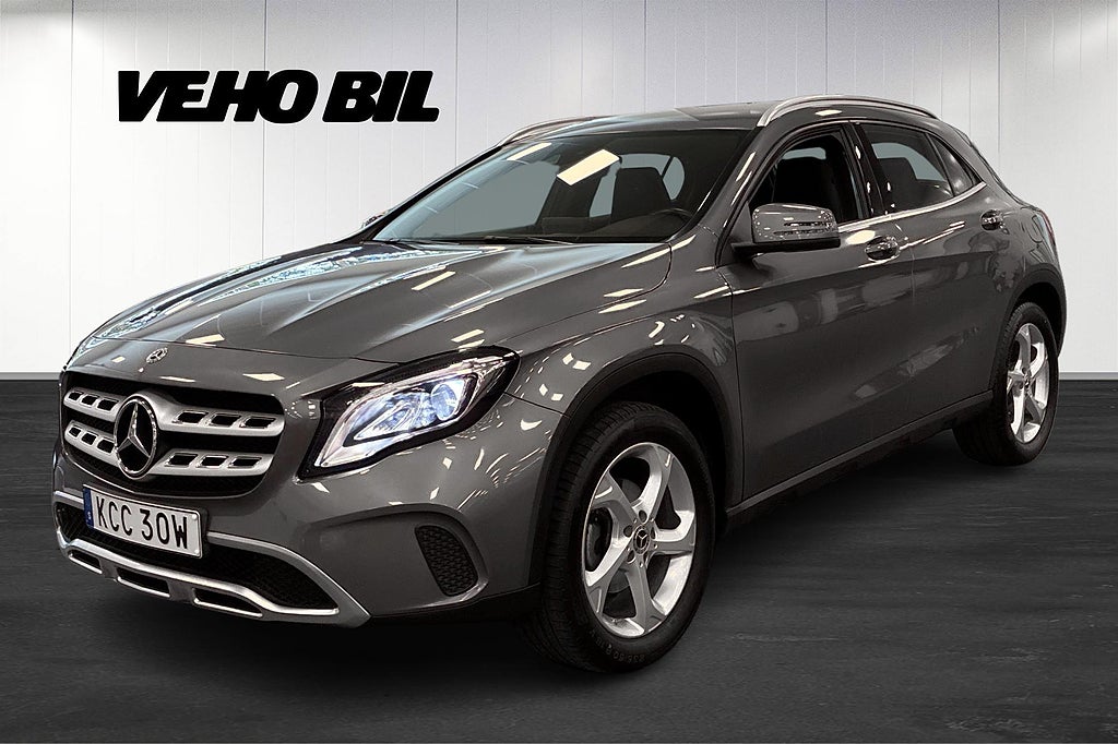 Mercedes-Benz GLA 200 Backkamera Navigation Dragkrok Kamera