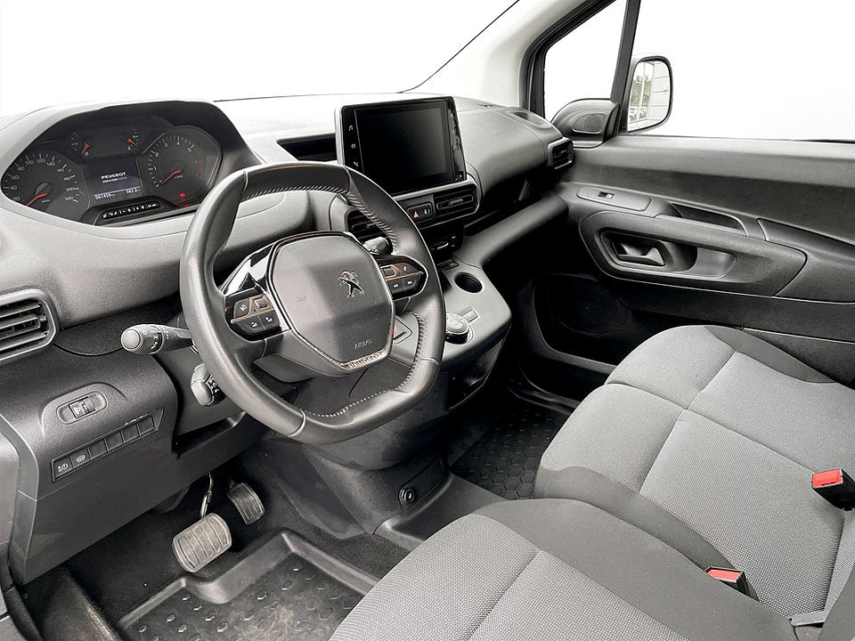 Bild på Peugeot Partner PRO+ 1.5 BlueHDi 130hk Aut L2 B-KAMERA CARPLAY