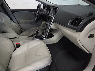 Halvkombi Volvo V40 10 av 24