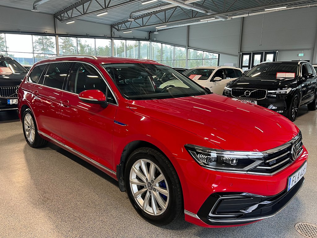 Volkswagen Passat Sportscombi GTE Cockpit DRAG Kamera M-Värmare