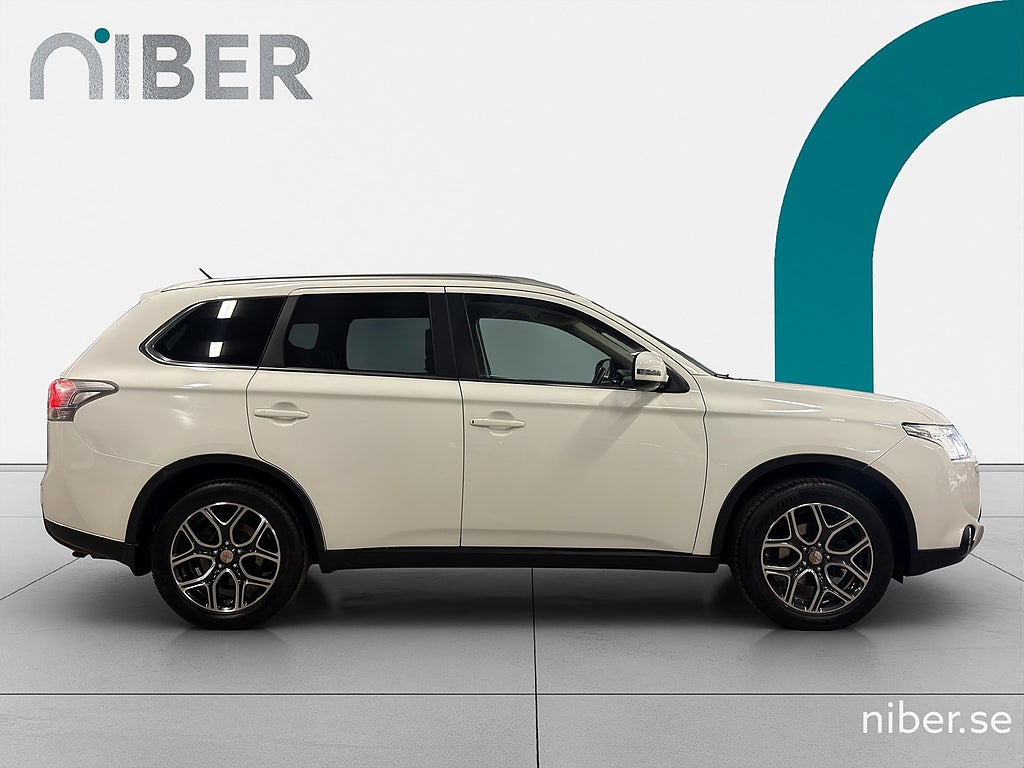 Mitsubishi Outlander 2.2 Di-D 4WD Business 7-sits, Läder, Kamera