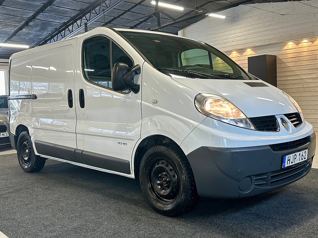 Renault trafic Skåpbil 2.9t 2.0 dCi Quickshift Nybesiktad Drag 114hk