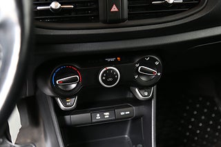Halvkombi Kia Picanto 11 av 23
