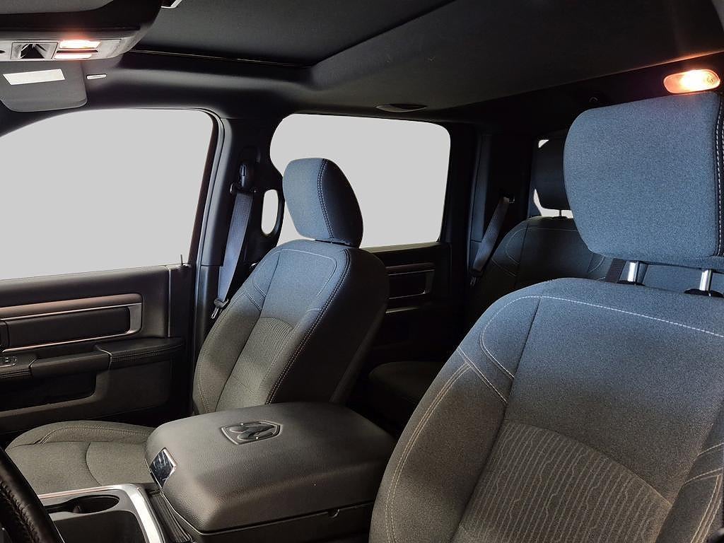 Dodge RAM 1500 Crew Cab Warlock 5.7L V8 HEMI 395 hk Lågskatt