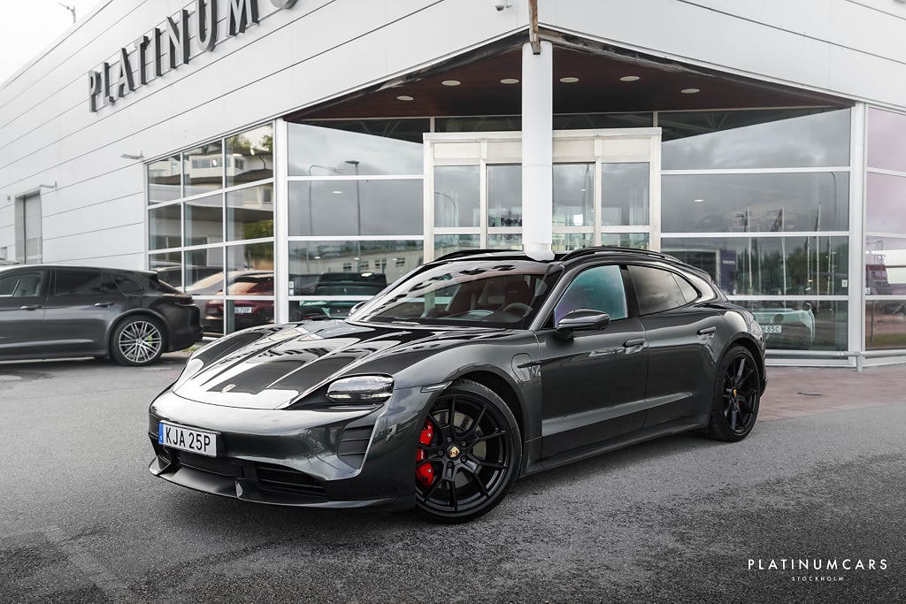 Porsche Taycan GTS Sport Turismo / SportDesign Carbon / Sv.Såld 