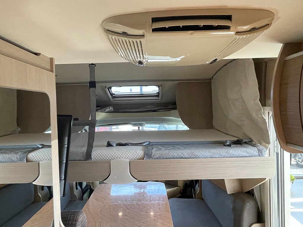 Bürstner Ixeo 585 / Taksäng / Under 6m / B-kort / Solcell / AC-Bodel /  - Bürstner