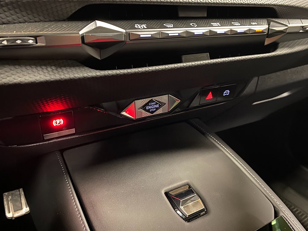 Bild på DS 4 Cross Trocadero 1.5 BHDi 130hk Aut - PANORAMA