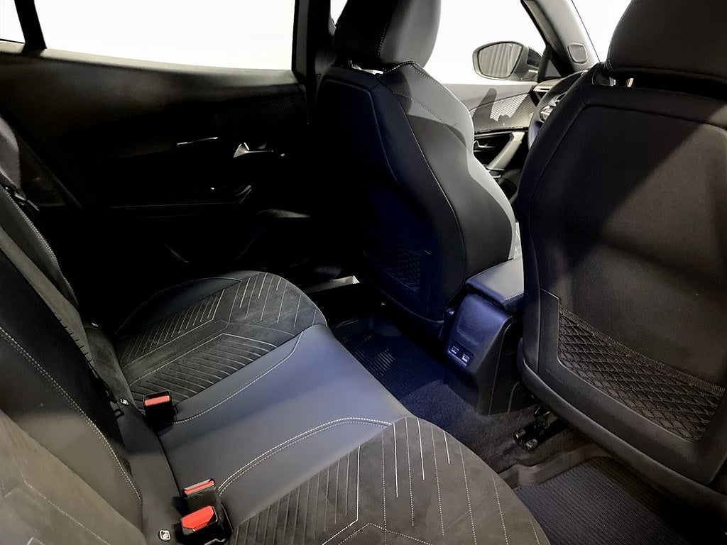 Bild på Peugeot 2008 GT 1.2 PT 130hk Aut - 360-KAMERA, CARPLAY, NAVI