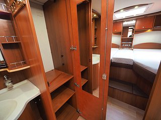Husbil-halvintegrerad Concorde Charisma 890 LS 29 av 31