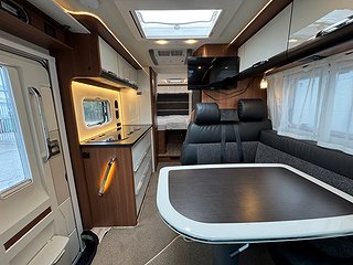 Husbil-halvintegrerad LMC Cruiser Premium T701 AUT 5 av 17