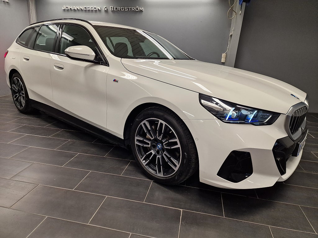 BMW i5 eDrive40 Touring M Sport Active Ed Drag Moms