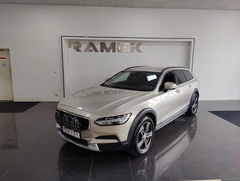 Volvo V90 Cross Country D4 AWD Aut Kinetic Drag Backkamera 