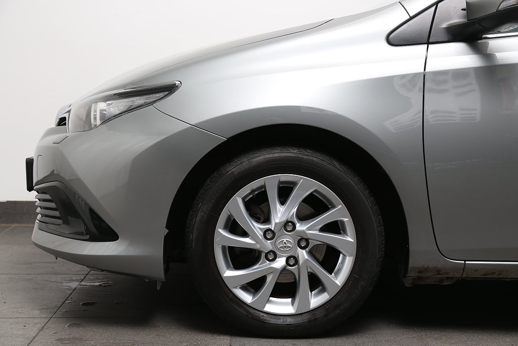 Toyota Auris 1,2 Turbo Active 5D Kamera Motorvärmare 2016