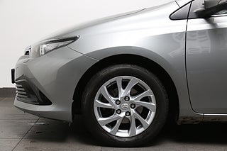 Halvkombi Toyota Auris 8 av 23