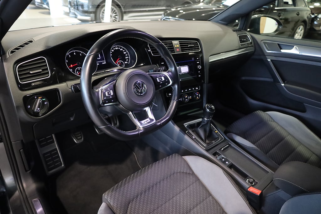 Volkswagen Golf 5-dörrar 1.5 TSI 150HK R-Line M-Värme Kamera Plus-Pkt 2019