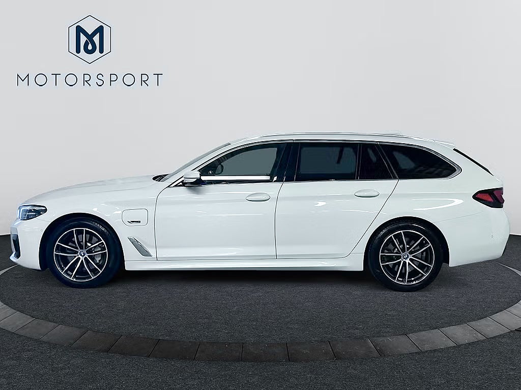 BMW 530e Touring M Sport Ambient Drag Helskinn Navi Kamera bild 10