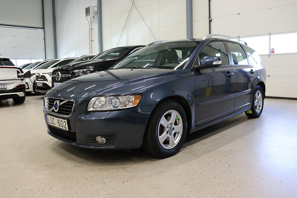Volvo V50 D2 Momentum 1-Ägare Läder P-Sensorer P-Värm 115hk