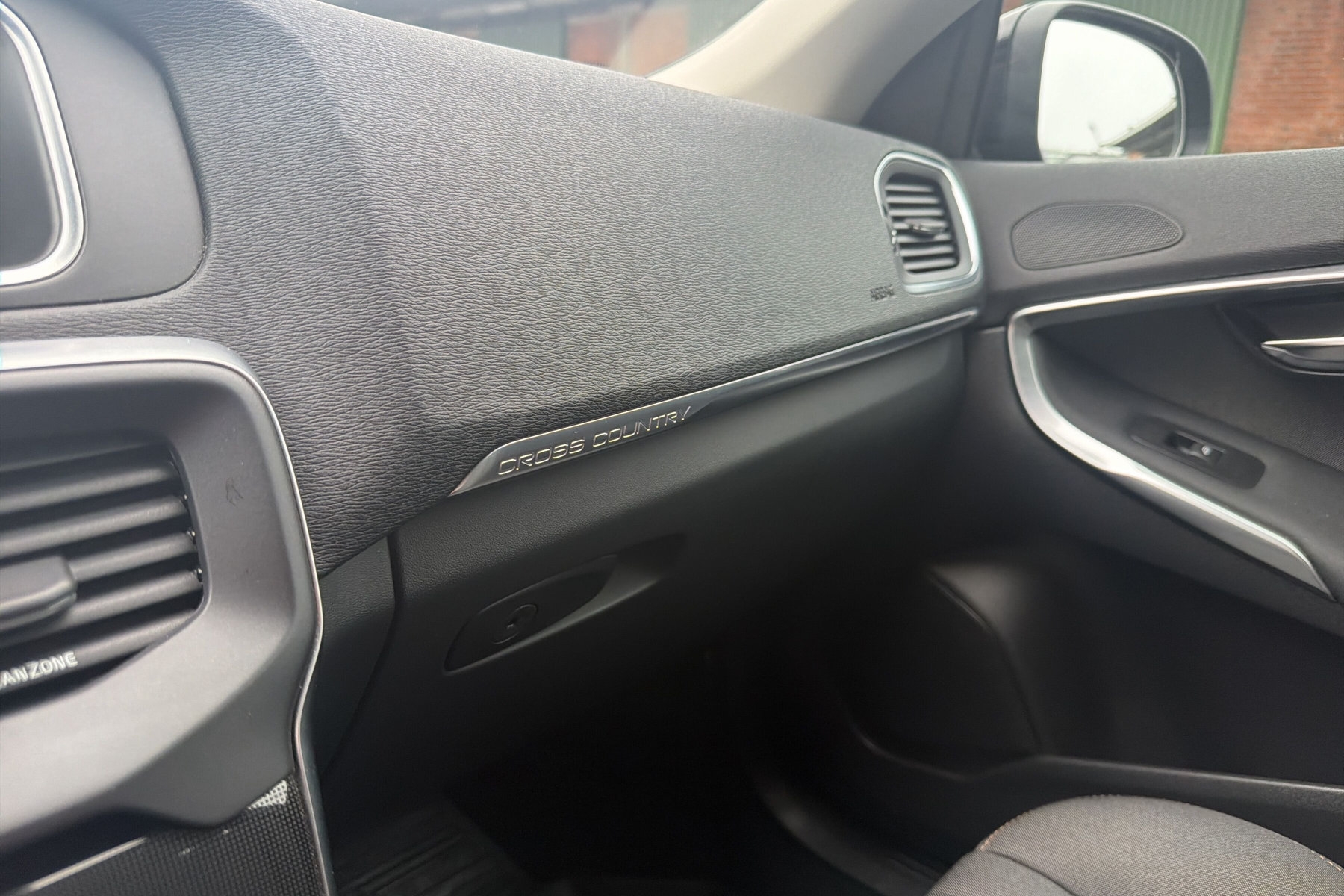 Volvo V40 Cross Country D2 Momentum Business Advanced Drag 2018 - miniatyr 39