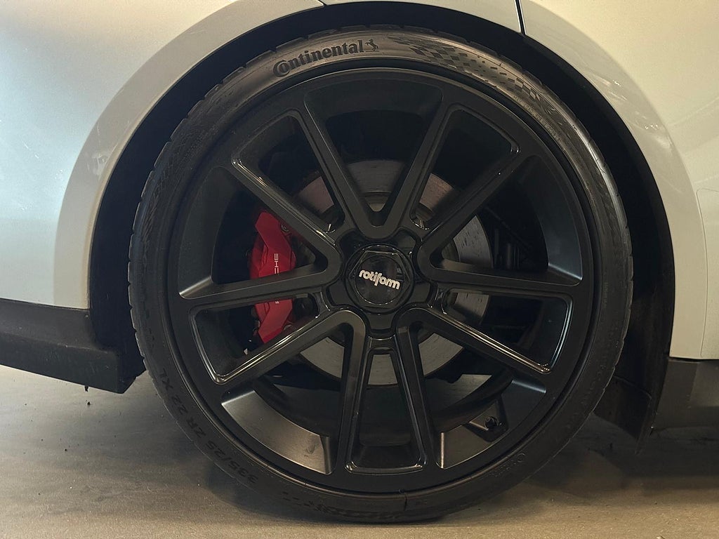 Porsche Taycan 4S Performance Battery Plus Pano Moms 22"