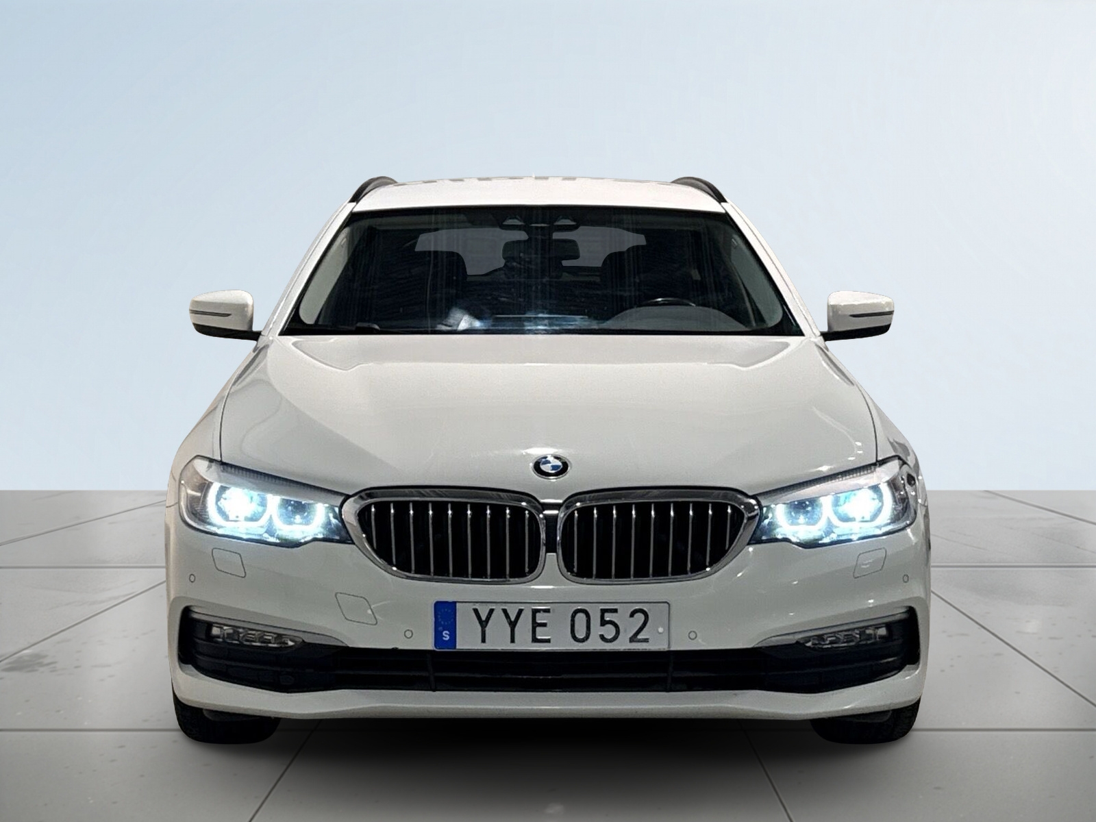 BMW 520 d xDrive Touring 2018, kuva 2/44