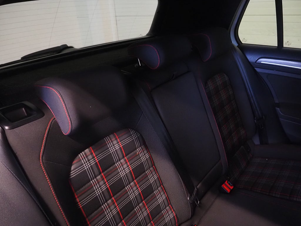 Volkswagen Golf GTI 2.0 TSI 245hk Performamce |Cockpit|Backkamera|M&K| 2018