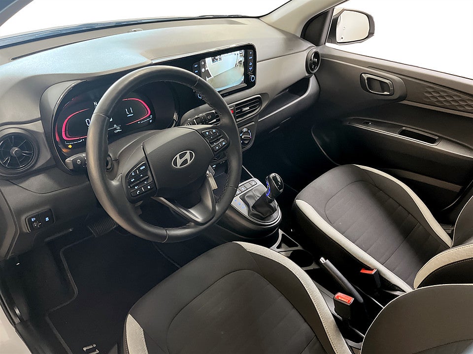 Bild på Hyundai i10 Essential 1.0 MPi 67hk AMT Aut B-KAMERA RATTVÄRME