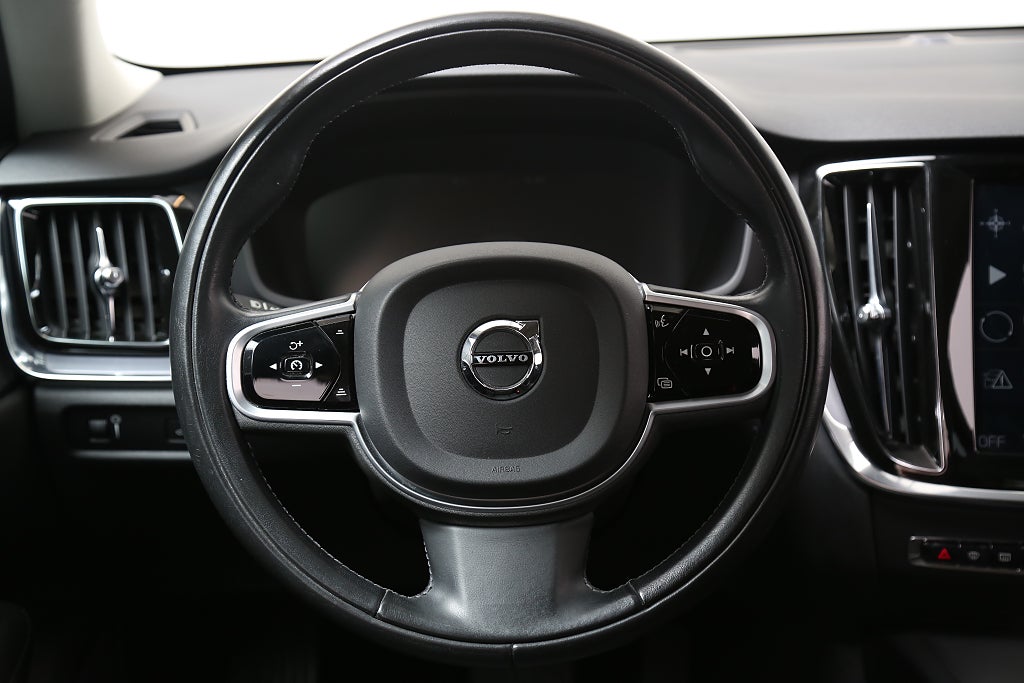 Volvo V60 D3 150hk Momentum Edition Aut Navi VOC Drag 2019