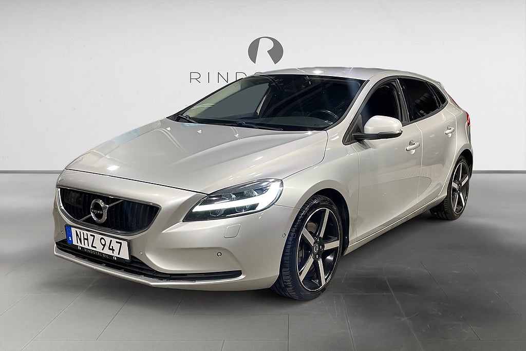 Volvo V40 D3 150 HK BUSINESS ADVANCED DRAG D-VÄRM KAMREM BYTT 18"