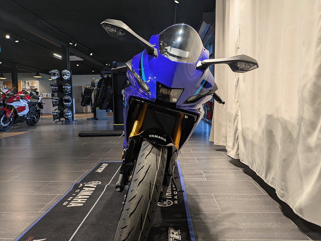 Yamaha YZF-R7 Icon Blue / Finns för beställning!