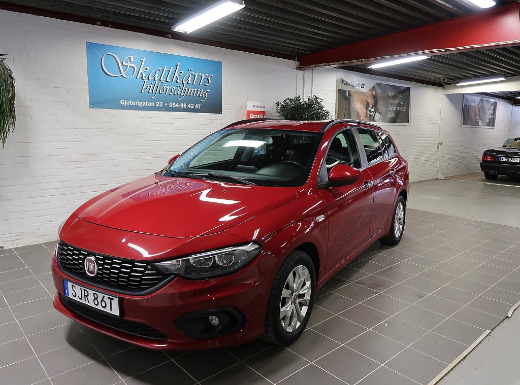 Fiat Tipo Kombi 1.4 FIRE T-JET 120Hk Candy red metallic 5600 mil 