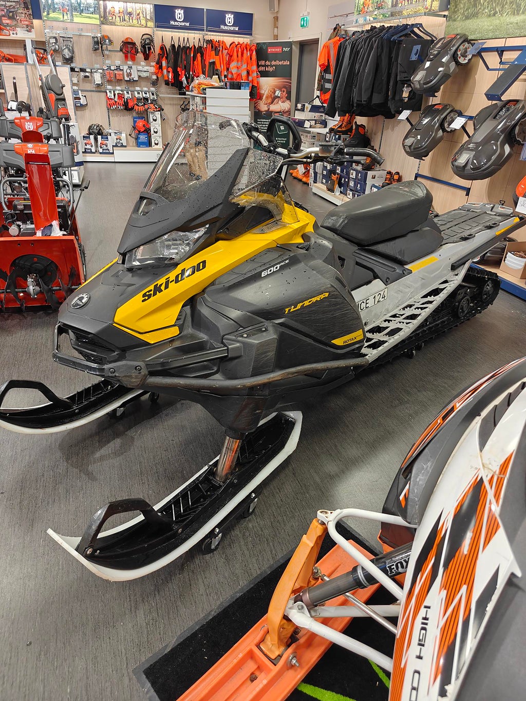 Ski-Doo Tundra 600 ACE 