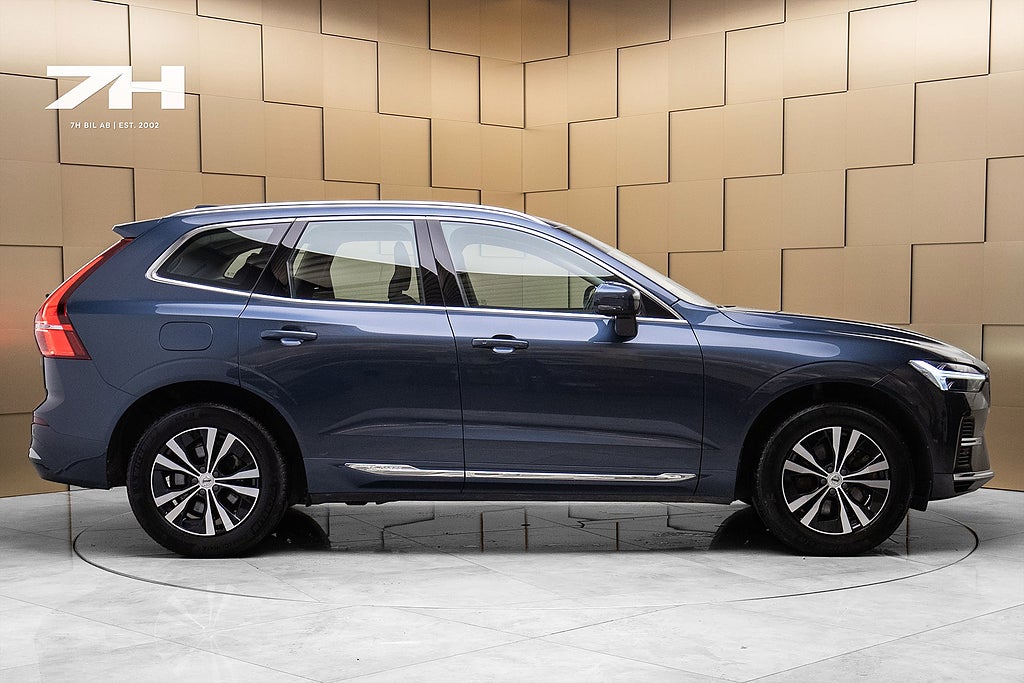 Volvo XC60 Recharge T6 AWD Core Pano Drag Pilot Assist Kamera