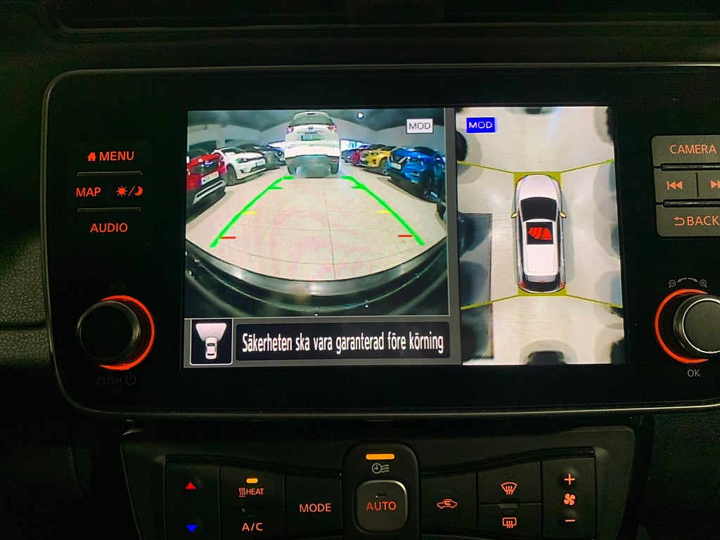 Nissan Leaf N-Connecta|40kWh|Värmepump|360 kamera