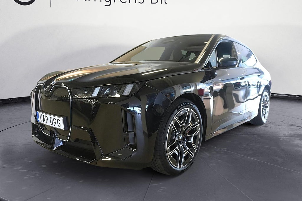 BMW iX xDrive60 Charged M Sport Pro Ed Drag DA H K | Ränta 0,95%