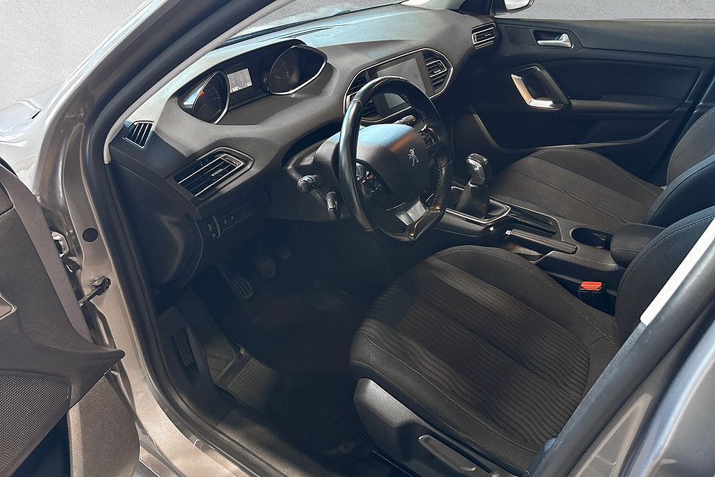 Peugeot 308 sw 1.2 PureTech 110 Active Nyservad 3-Brukare USB