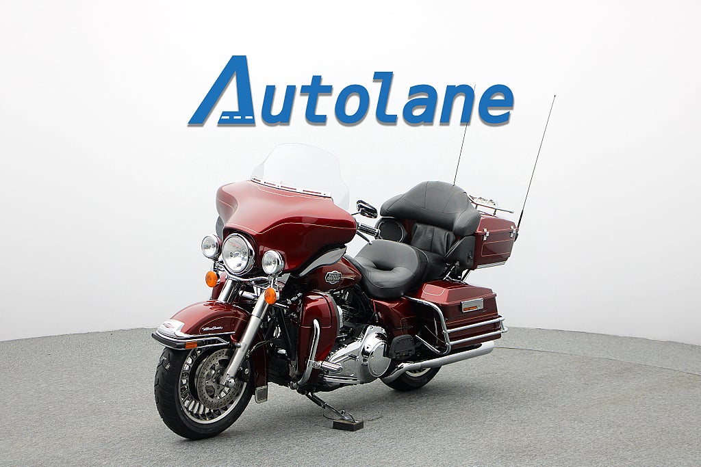 Harley-Davidson Electra Glide Ultra Classic *Vance & Hines Nyservad Nya däck