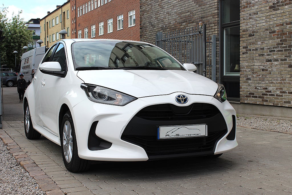 Toyota Yaris Hybrid CVT Active Euro 6 / 1 ägare / 1575mil