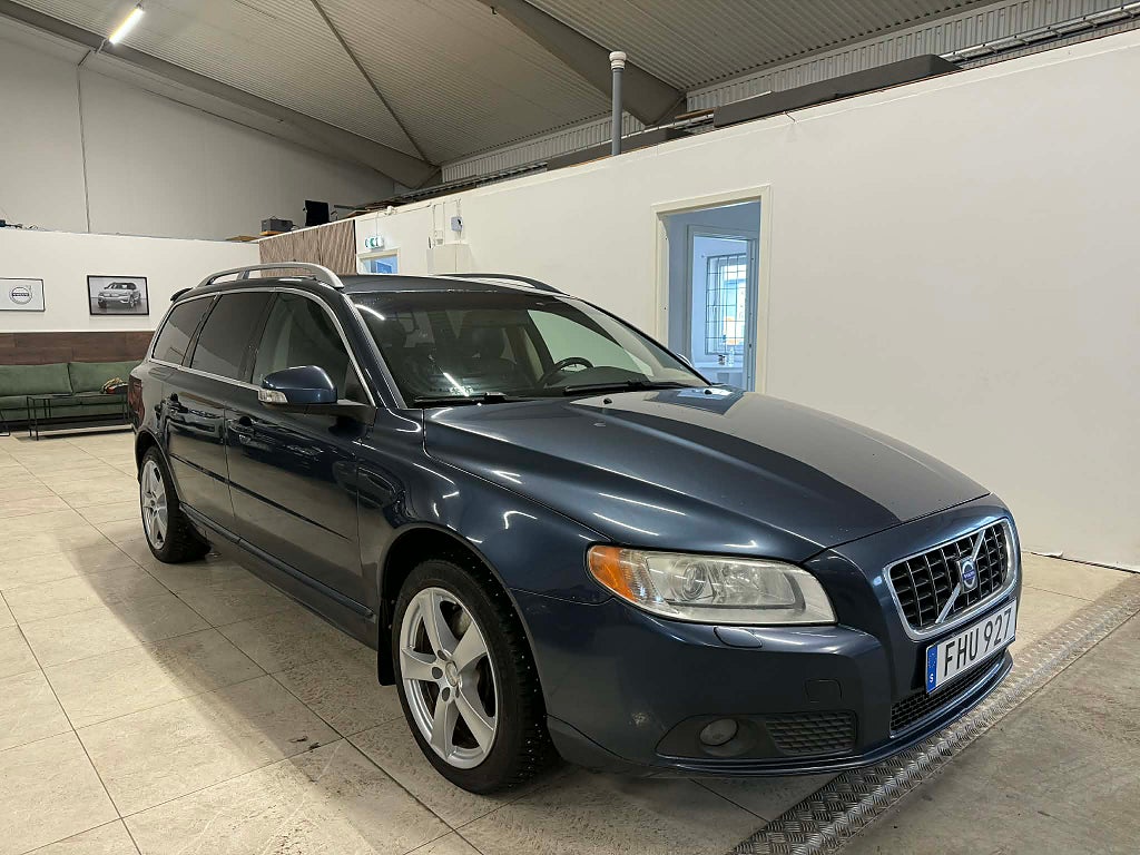 Volvo V70 2.5T Summum / Dragkrok Skinnklädsel Fullservad