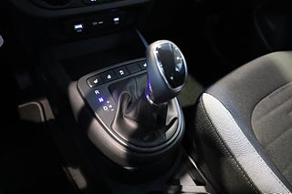 Halvkombi Hyundai i10 19 av 24