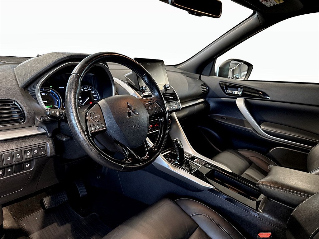 Bild på Mitsubishi Eclipse Cross Business Instyle PHEV 2.4 188hk Aut AWD - EL-STOL,B-KAMERA