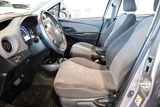 Halvkombi Toyota Yaris 9 av 22