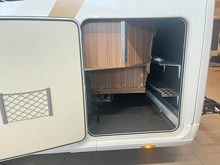 Husbil-integrerad Eura Mobil INTEGRA 760 HS 8 av 31