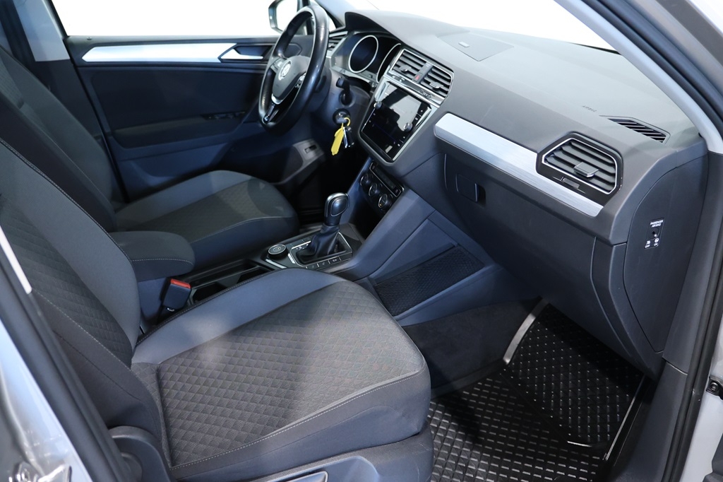 Volkswagen Tiguan 2020, bild 6/10