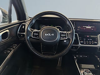 <span style="color: #D81132 !important; display: inline;">Såld idag!</span> Kia Sorento PHEV Advance Plus 7-sits S&V-hjul/Drag/Skinn/HuD/BOSE – bild 9