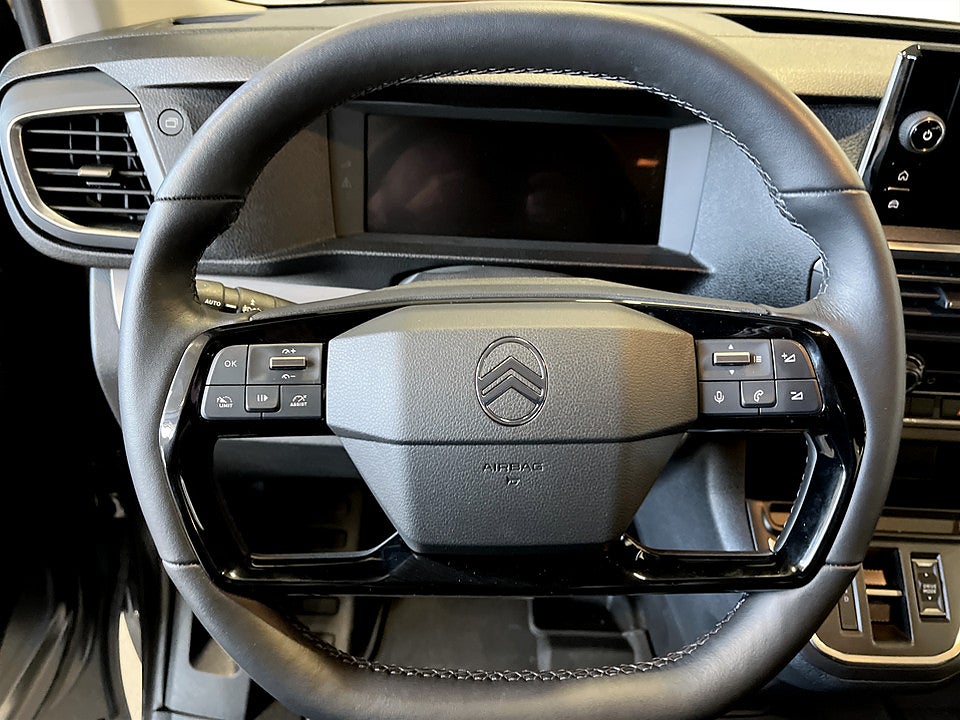 Bild på Citroën SpaceTourer ST PLUS 2.2 BHDi 180hk Aut B-KAMERA NAV