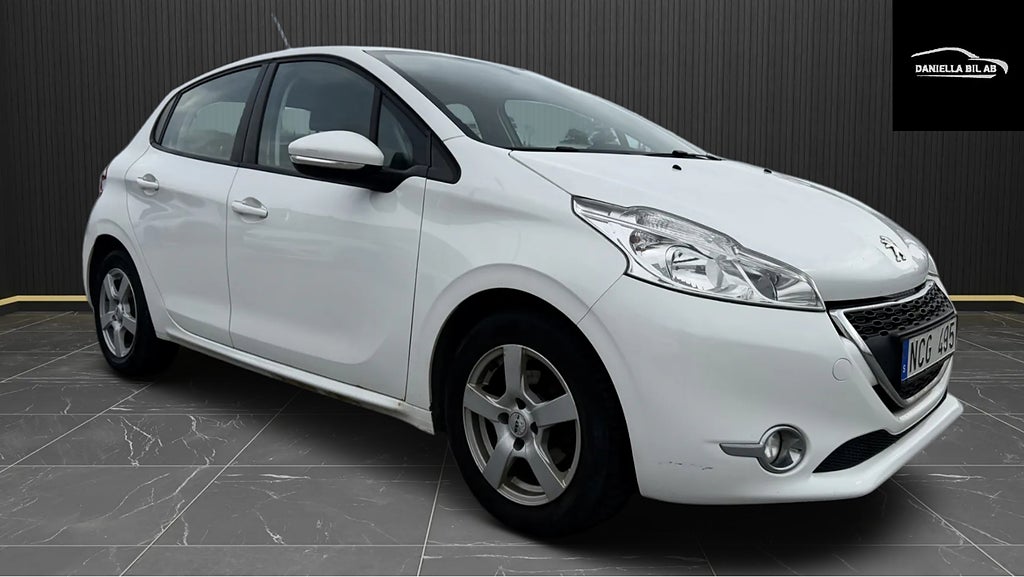 Peugeot 208 5-DÖRRAR 1.2 VTI 82 SVENSK NY SERVAD NY KAMREM