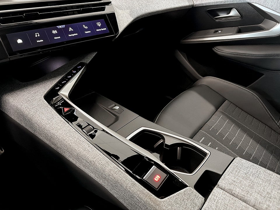 Bild på Peugeot 3008 GT Hybrid 145hk AUT B-KAMERA DRAG CARPLAY